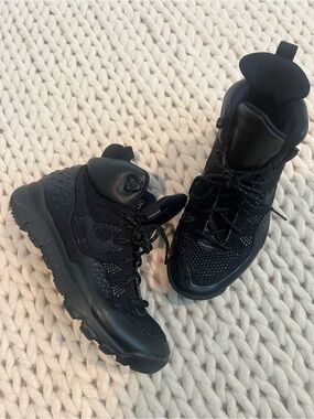 Nike Black  Sneakers
